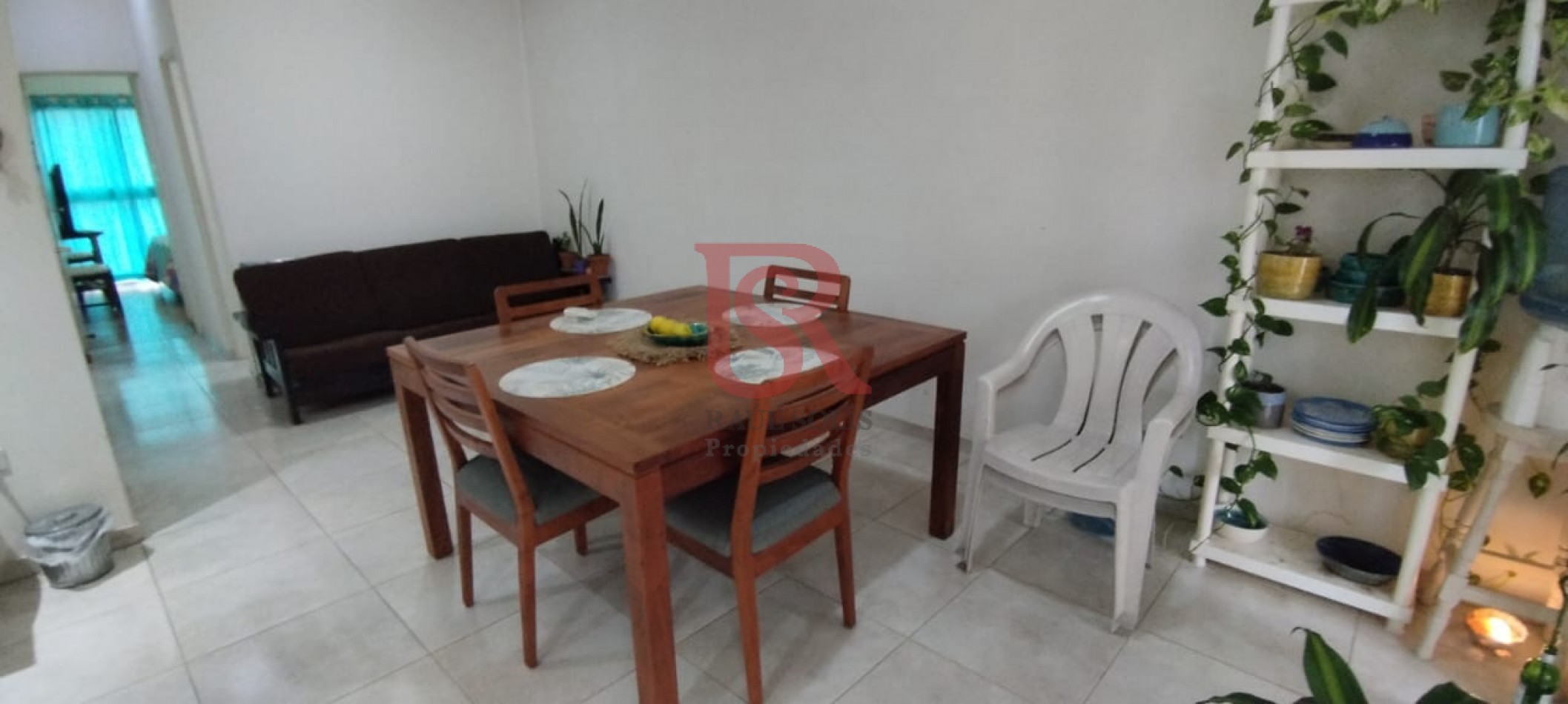 LP - VENTA Hermoso departamento luminoso con cochera en Quimes.