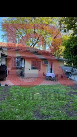 VENTA  CASA ESTILO COLONIAL BARRIO VILLA ARGENTINA.