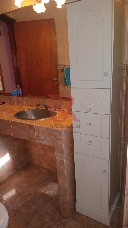 MS-Casa en Venta - Dos Plantas con Departamento Independiente, Pileta y Amplio Parque