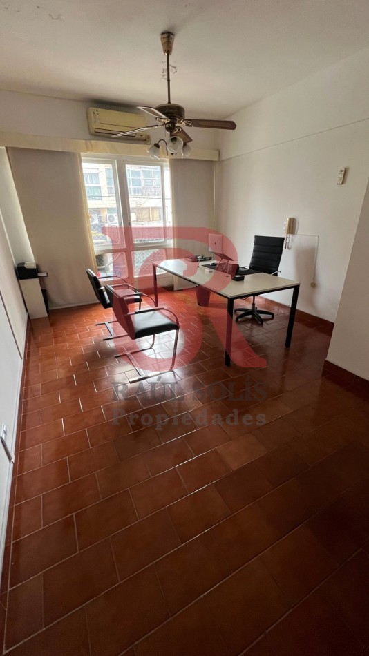 DN - Excelente ubicacion! Ideal oficina, consultorio, showroom, etc. Quilmes centro!!!