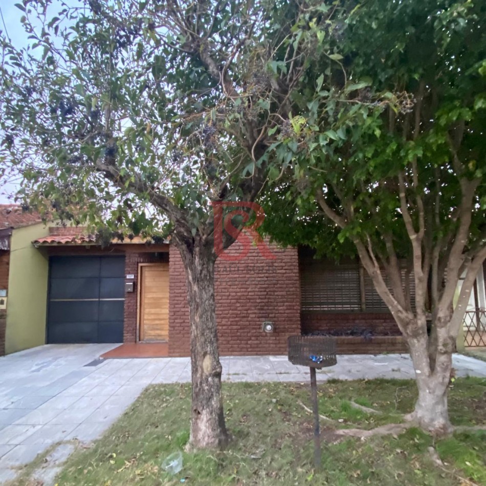 AM. Casa en Venta con gran terreno - Bernal