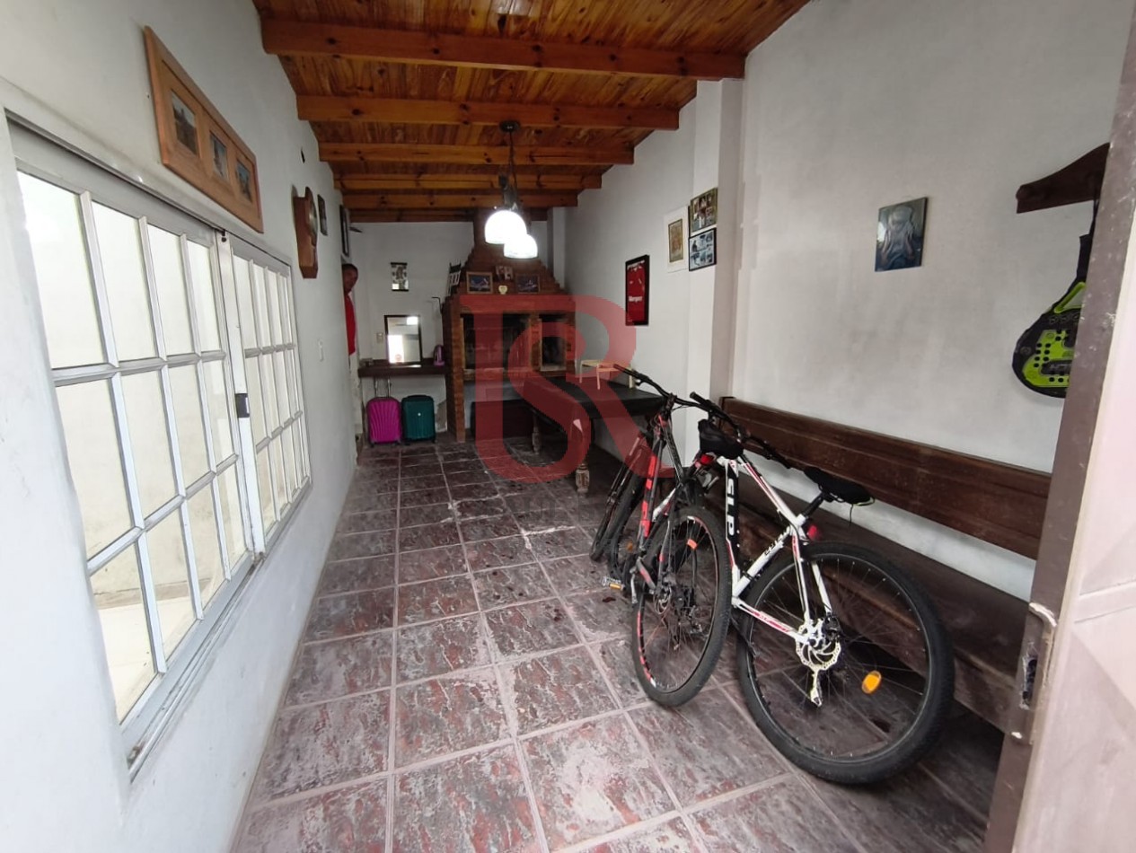LP - Venta hemosa casa con quincho en Berazategui