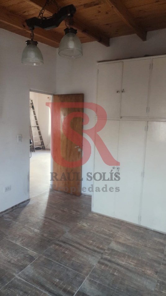 RS - ALQUILER tres ambientes primer piso por escalera en Quilmes