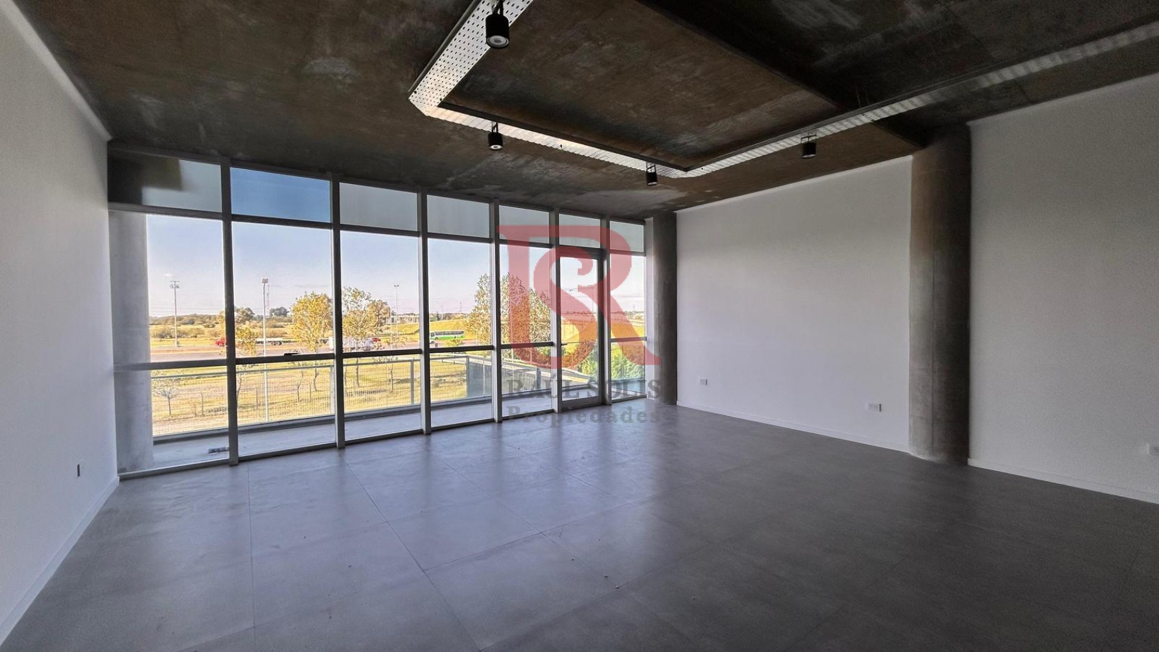 AM. Impecable Oficina en Alquiler en Bertoia Tower - Polo Hudson