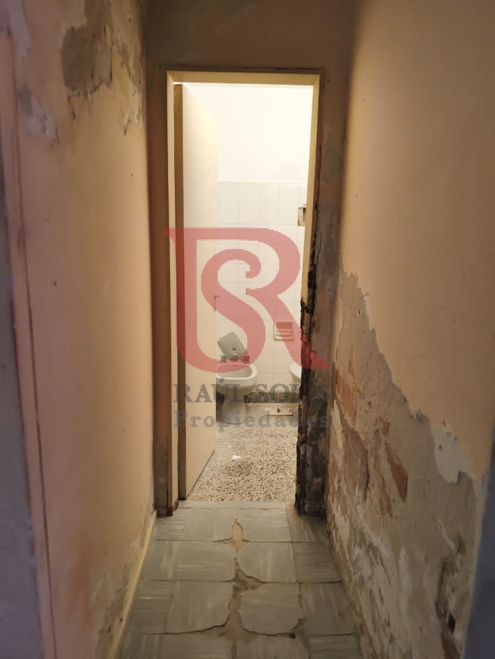 LP - Venta departamento a refaccionar 5 ambientes en Berazategui