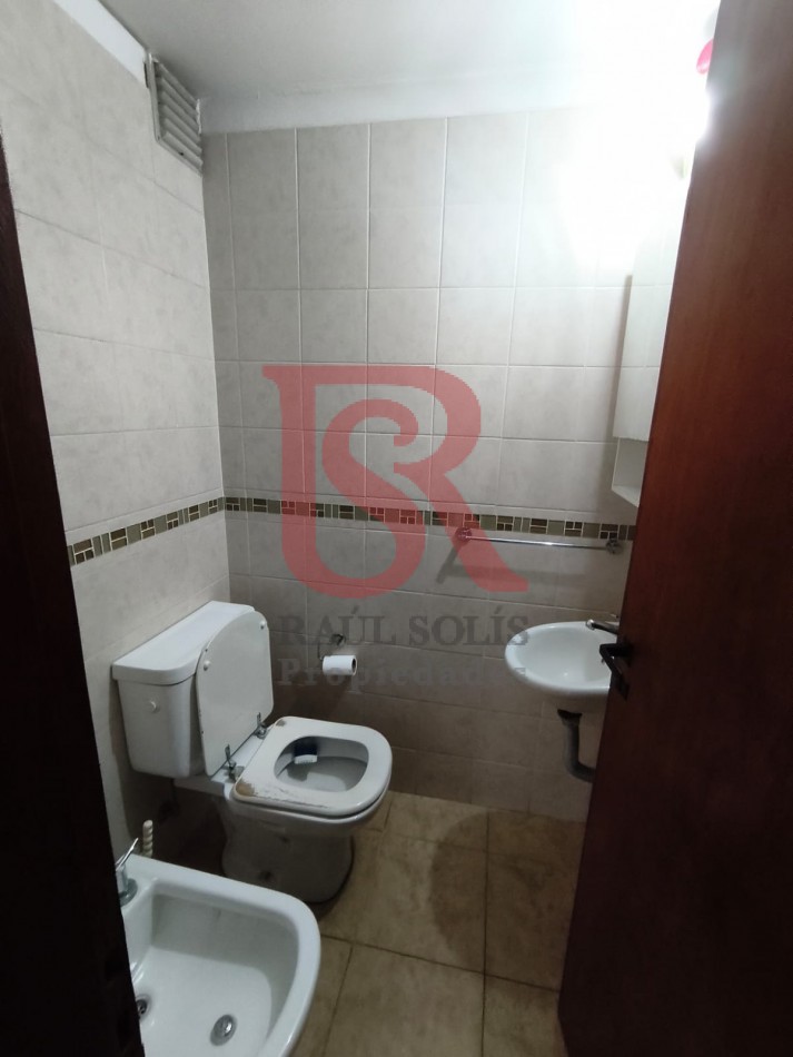LP - VENTA hermoso departamento 2 ambientes luminoso en Quilmes centro