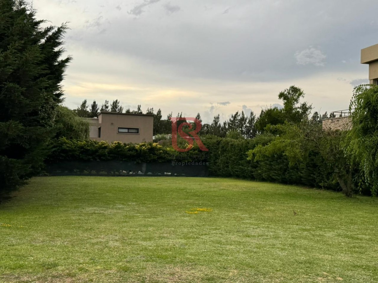AM. Lote Central en Venta Barrio Cerrado Las Acacias de Hudson