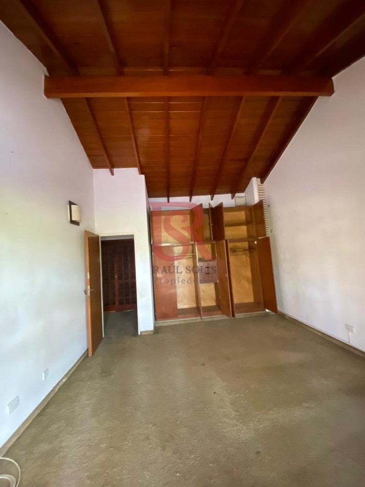 AM. Casa en Venta en Dos Plantas con Jardin - Bernal - Apta Credito