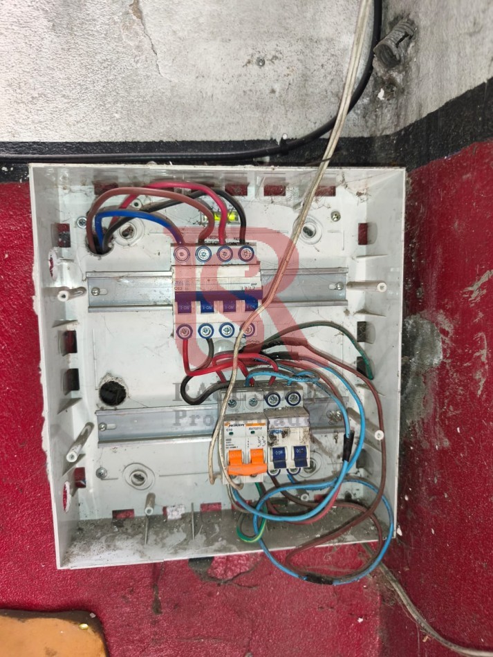 AV - Galpon/Deposito/Taller 250 m² cub con Fosa - Excelente Ubicacion