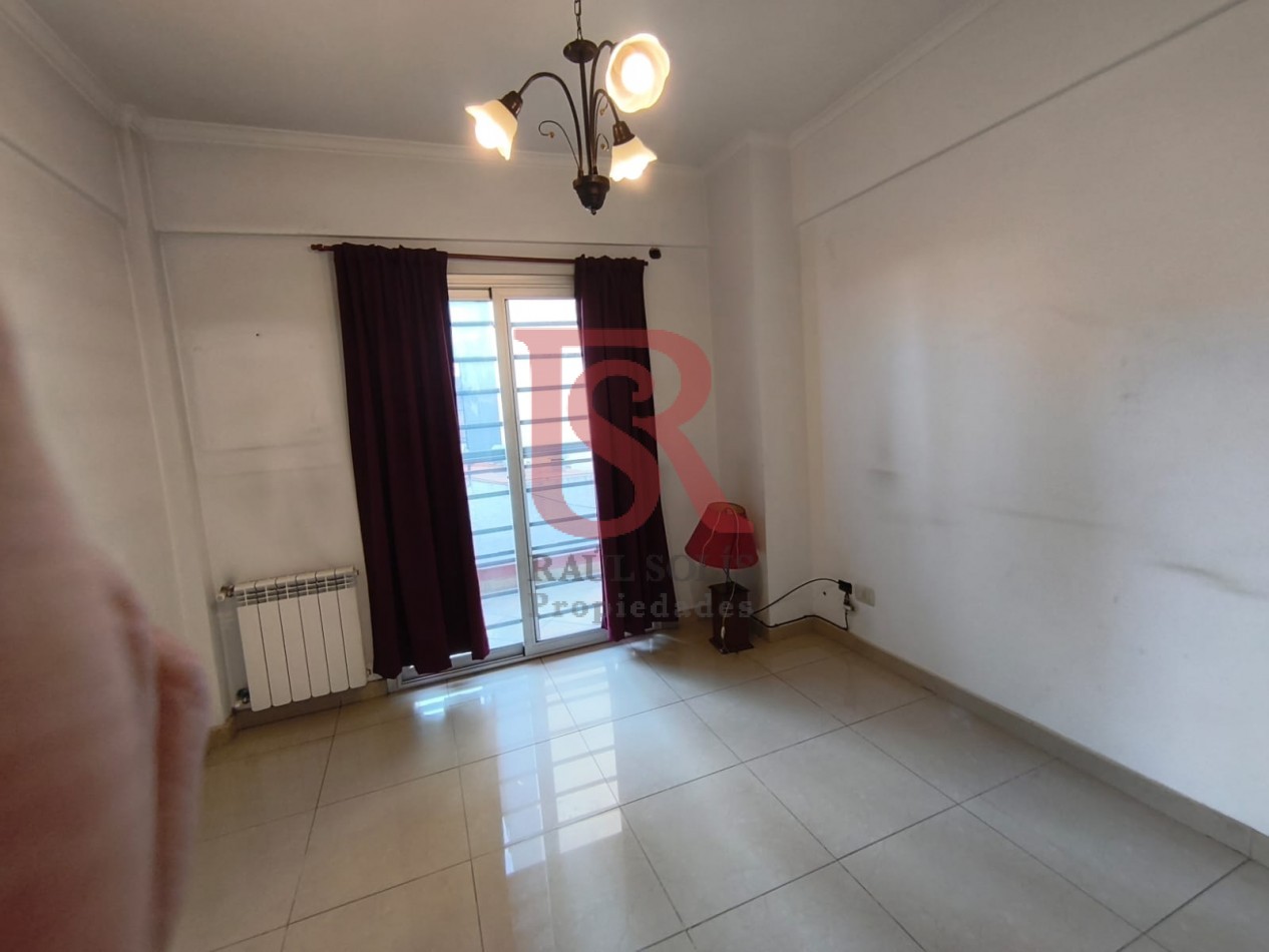 LP - VENTA hermoso departamento 2 ambientes luminoso en Quilmes centro