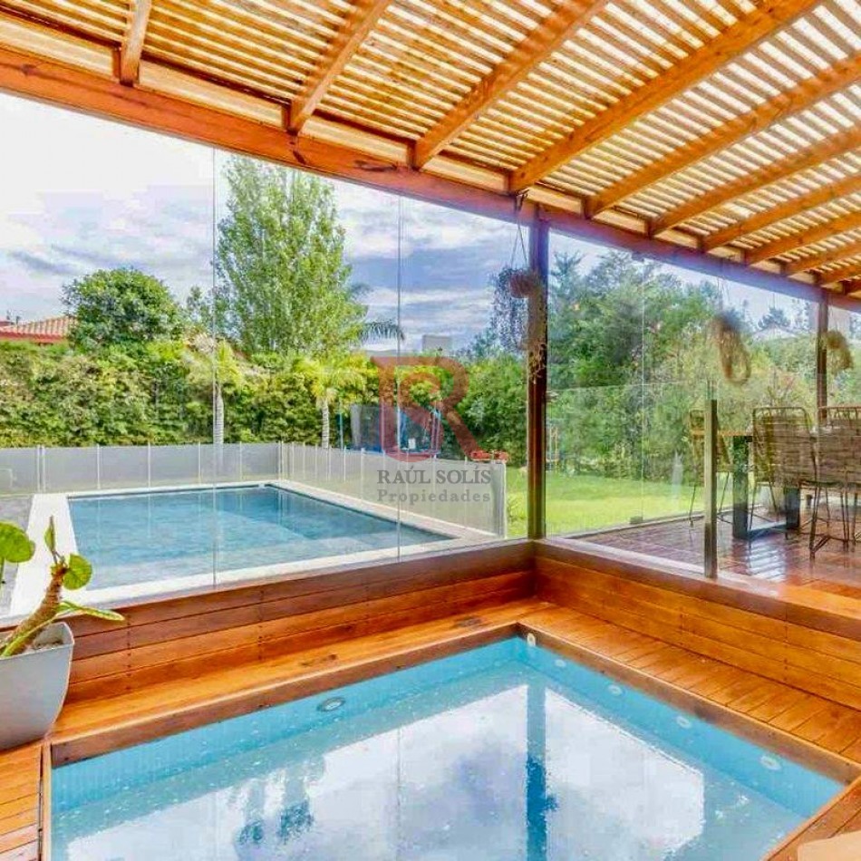 AM. Venta de Casa 5 AMBIENTES en Las Acacias