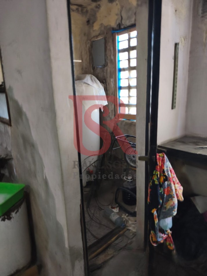 LP - Venta departamento a refaccionar 5 ambientes en Berazategui