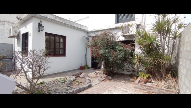 VENTA DE CASA  4 AMBIENTES CON GARAGE EN QUILMES