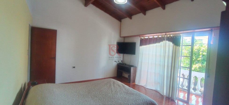 VENTA DE CASA 3 AMB CON GARAGE EN BERNAL OESTE