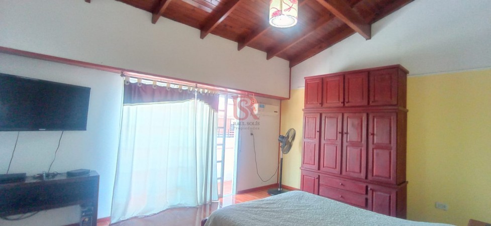 VENTA DE CASA 3 AMB CON GARAGE EN BERNAL OESTE