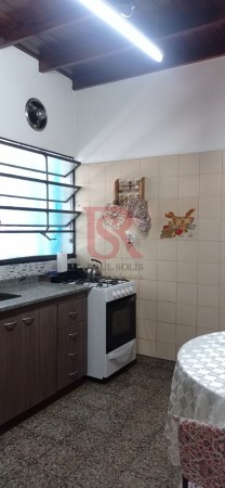 VENTA DE CASA  6 AMB COCHERA Y NEGOCIO