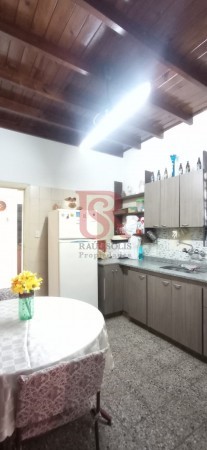 VENTA DE CASA  6 AMB COCHERA Y NEGOCIO