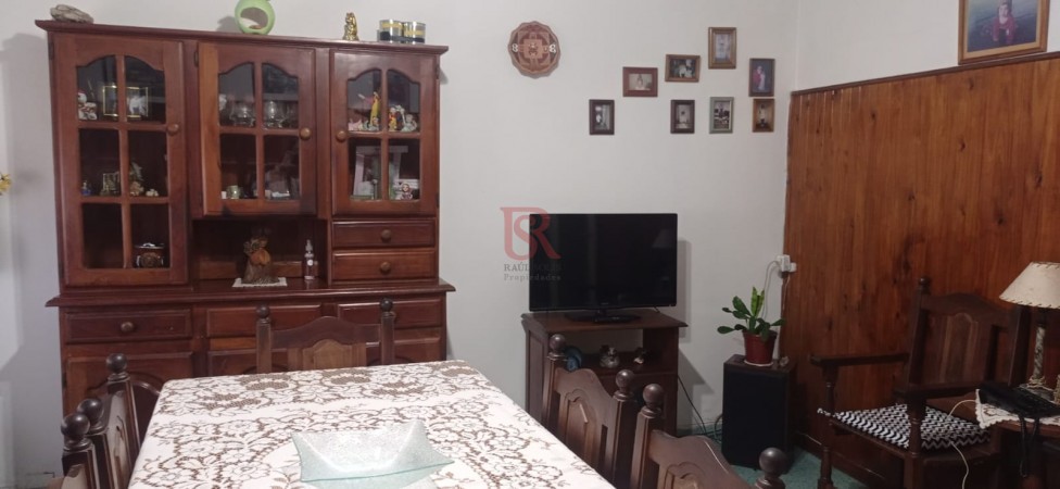 VENTA DE CASA  6 AMB COCHERA Y NEGOCIO