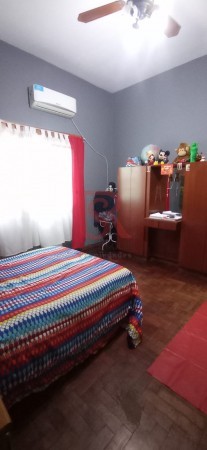 VENTA DE CASA  6 AMB COCHERA Y NEGOCIO