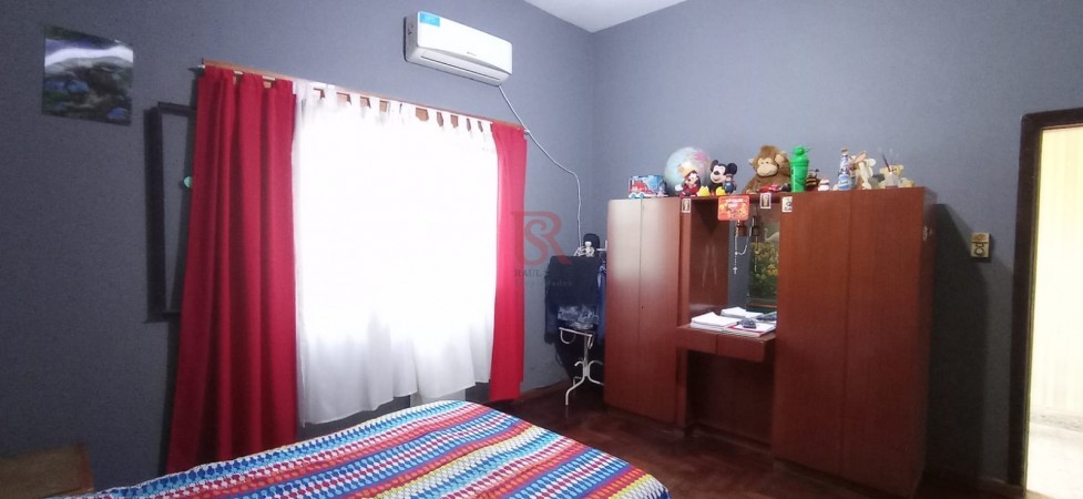 VENTA DE CASA  6 AMB COCHERA Y NEGOCIO