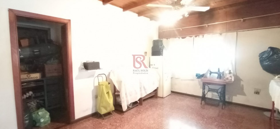 VENTA DE CASA  6 AMB COCHERA Y NEGOCIO