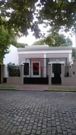 Distinguida casa en venta en Adrogue