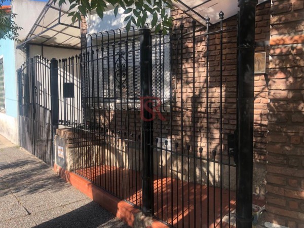 Excelente Casa - VENTA - Bernal