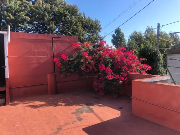 Excelente Casa - VENTA - Bernal