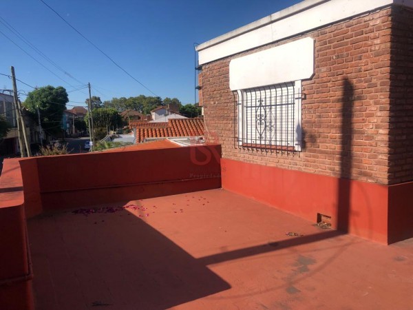 Excelente Casa - VENTA - Bernal