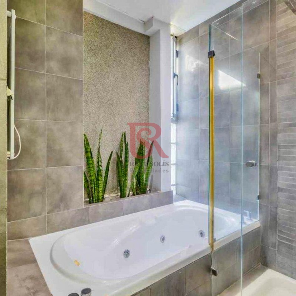AM. Venta de Casa 5 AMBIENTES en Las Acacias