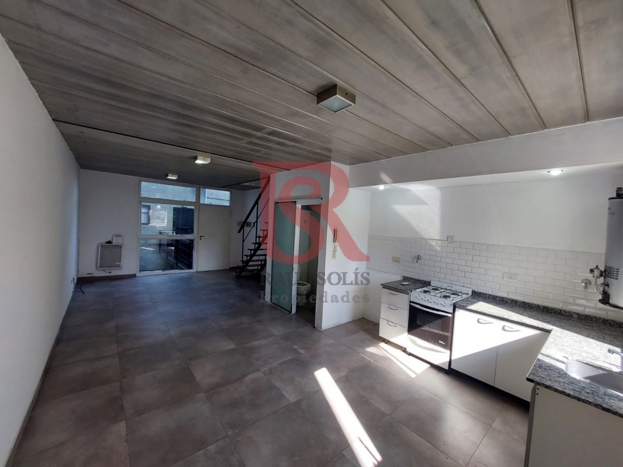 DN - Loft 2 ambientes con cochera en alquiler, Quilmes
