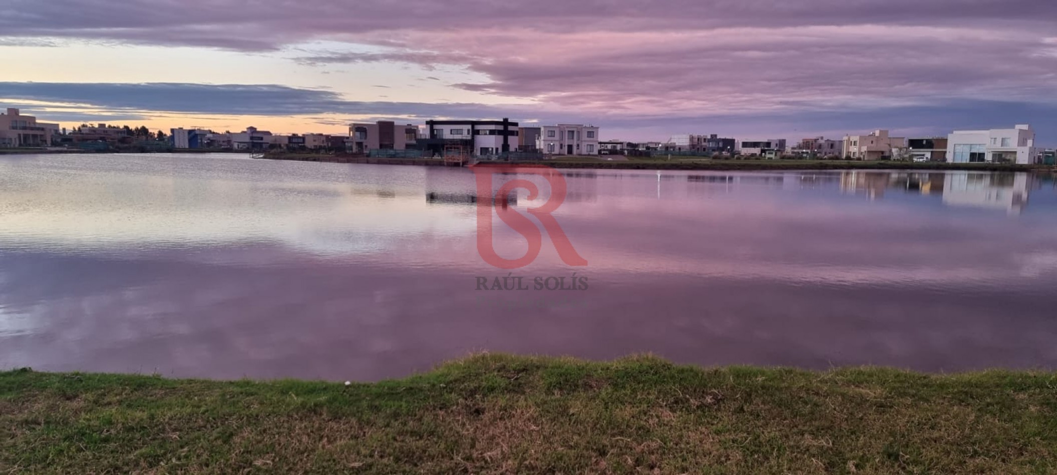 Codigo  13 Terreno en  Villalobos No 68 frente a la laguna con espejo de agua .barrio privado de 454 lotes.De los cuales 201 poseen salida a la laguna