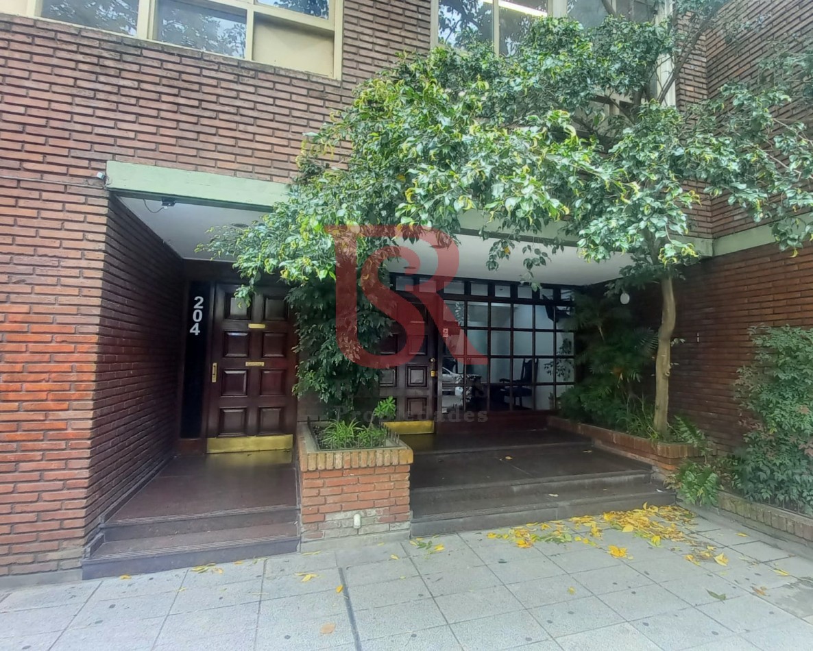DN - Excelente ubicacion! Ideal oficina, consultorio, showroom, etc. Quilmes centro!!!