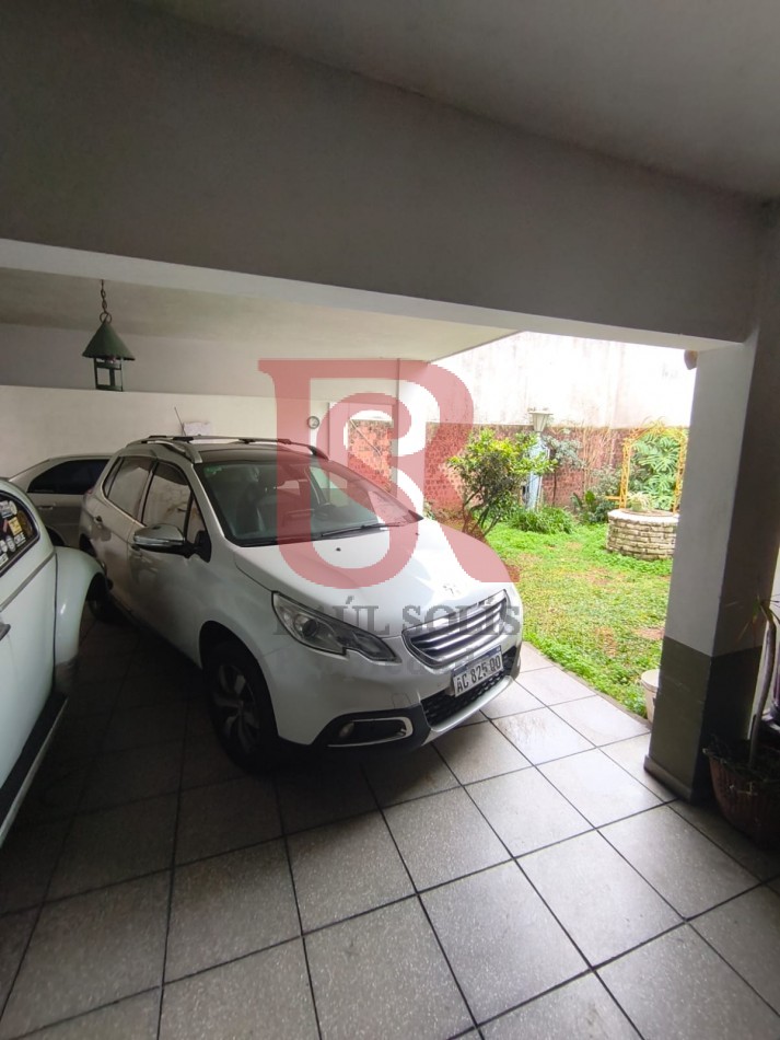 LP - VENTA! Hermoso piso de 4 ambientes con cochera y escritorio en Quilmes centro