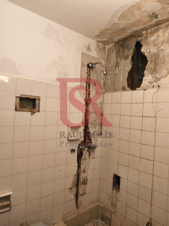 LP - Venta departamento a refaccionar 5 ambientes en Berazategui
