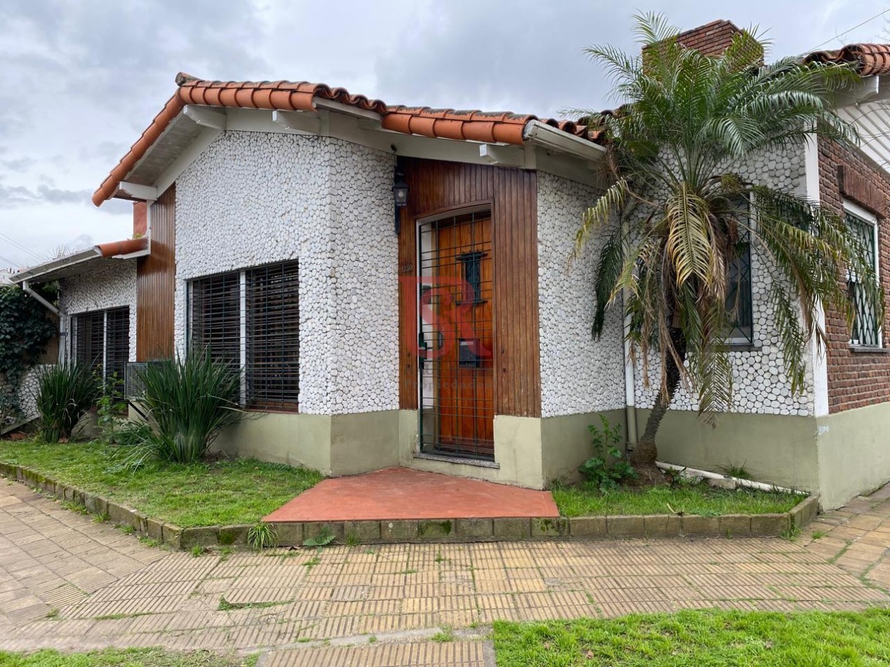 AM- CASA EN VENTA EN UNA SOLA PLANTA - QUILMES