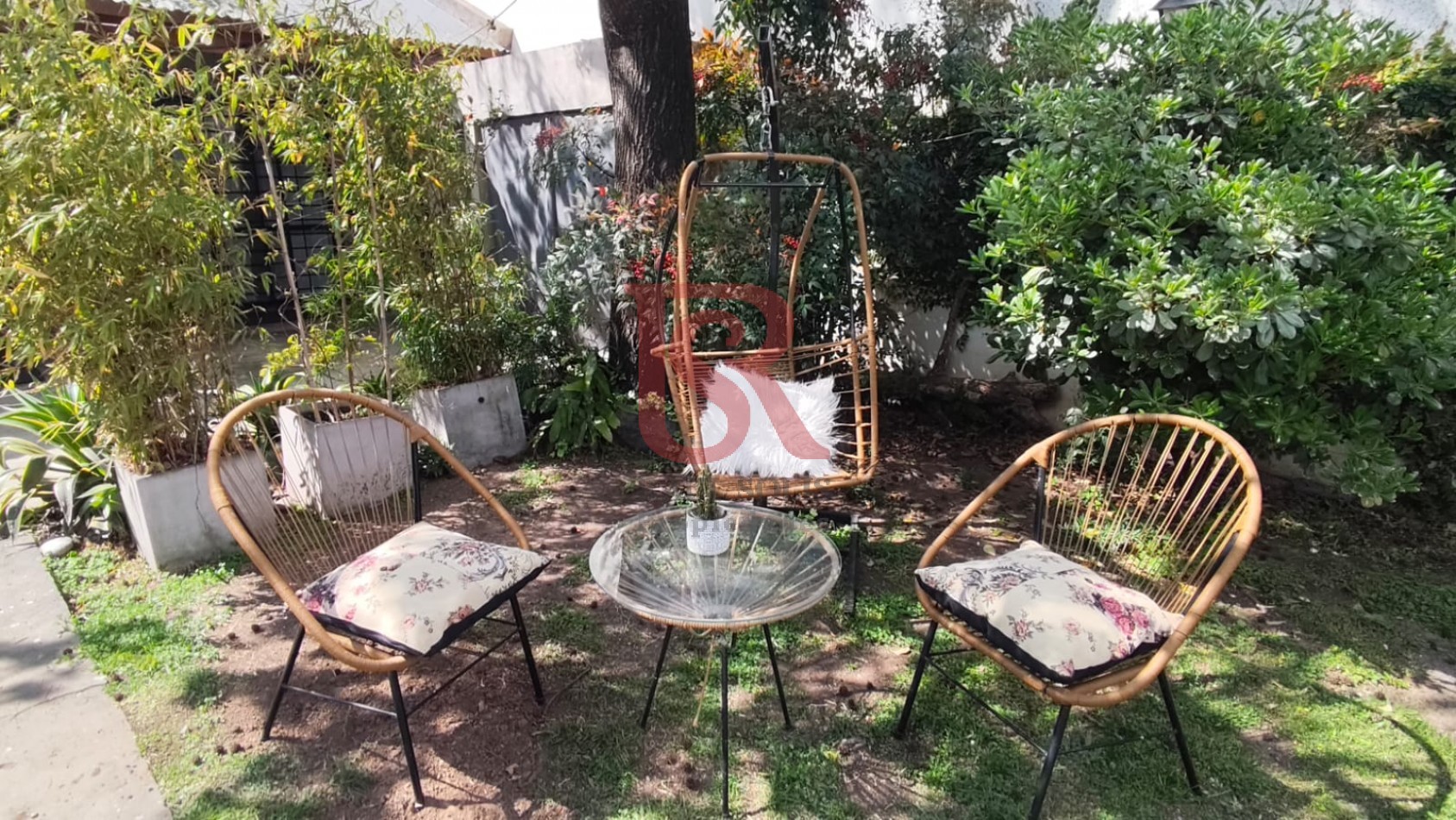 DN - Excelente ubicacion, Casa 4 ambientes en venta, Quilmes!! Apta Credito