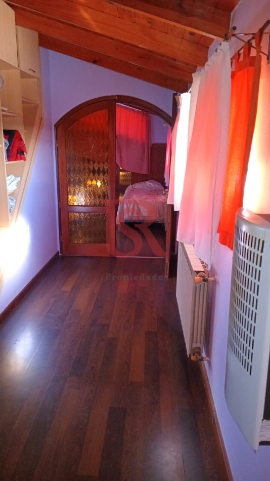 MS-Casa en Venta - Dos Plantas con Departamento Independiente, Pileta y Amplio Parque