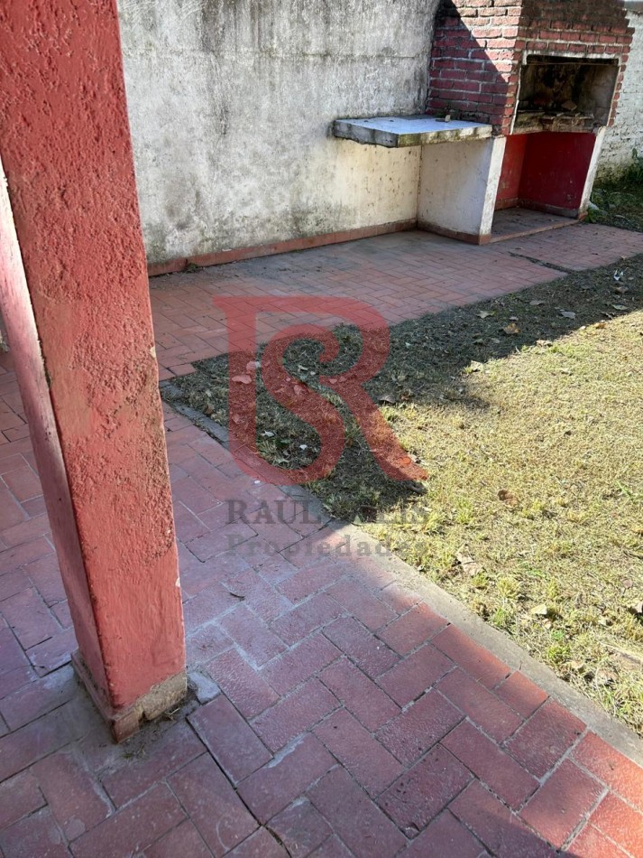 lg - luminosa propiedad con amplios habientes, jardin, en Longchamps ciudad de los arboles
