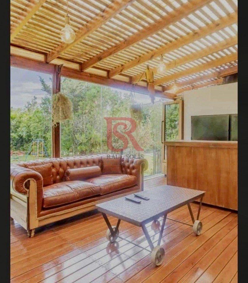 AM. Venta de Casa 5 AMBIENTES en Las Acacias