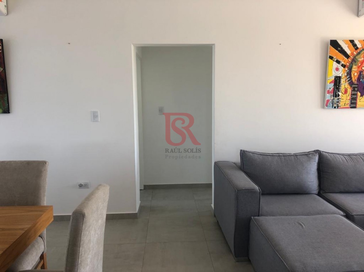 Impecable Casa En Venta De Dos Dormitorios Con Piscina En Pueblos Del Plata - Barrio Magallanes