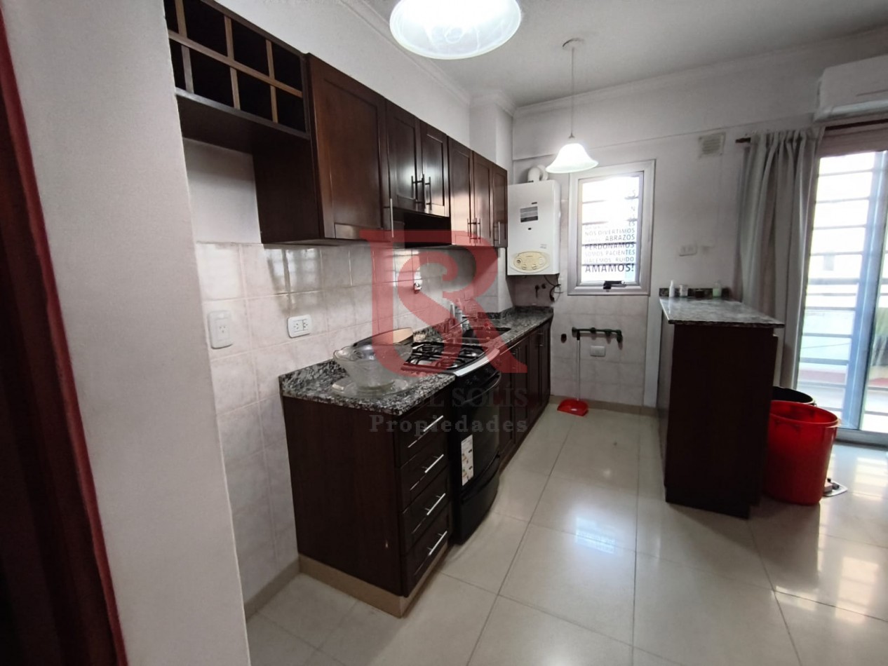 LP - VENTA hermoso departamento 2 ambientes luminoso en Quilmes centro