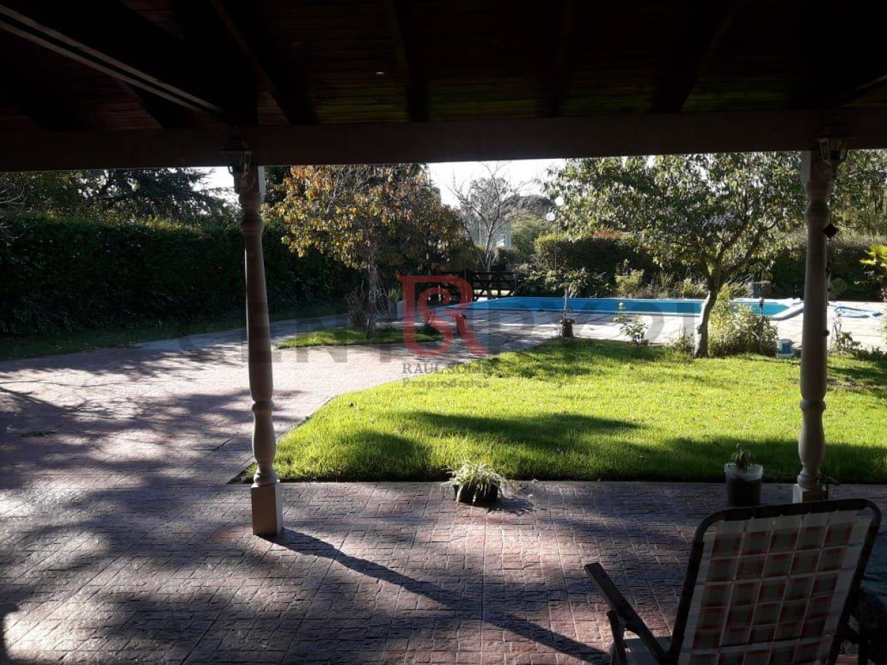 MS-Casa en Venta - Dos Plantas con Departamento Independiente, Pileta y Amplio Parque