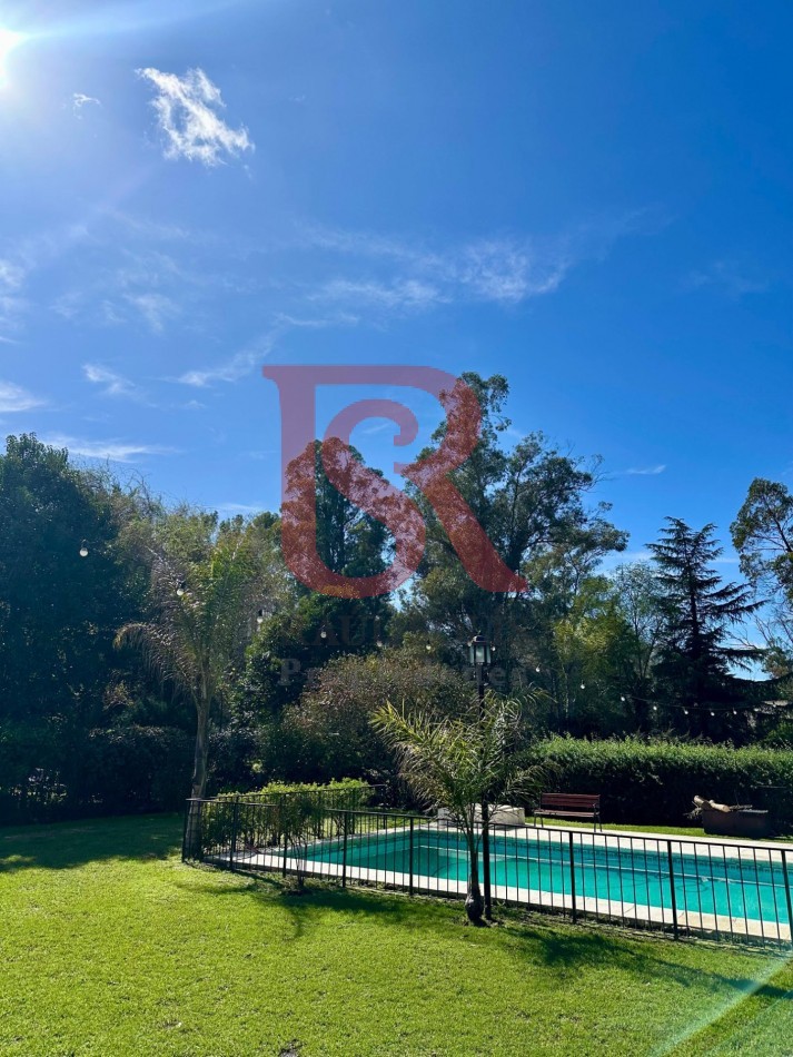  GZ - VIVI EN ABRIL - CASA CON PILETA - QUINCHO Y GRAN JARDIN