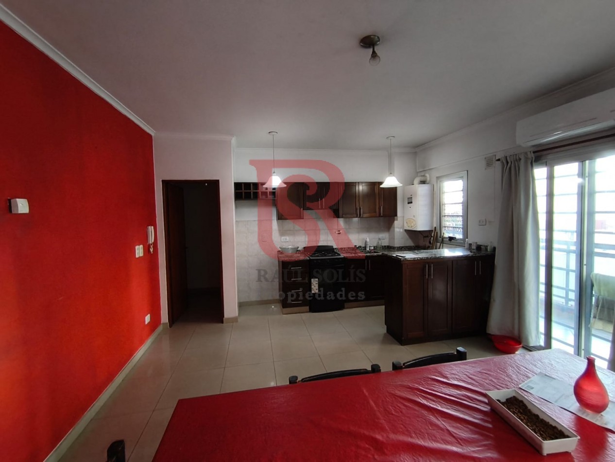 LP - VENTA hermoso departamento 2 ambientes luminoso en Quilmes centro