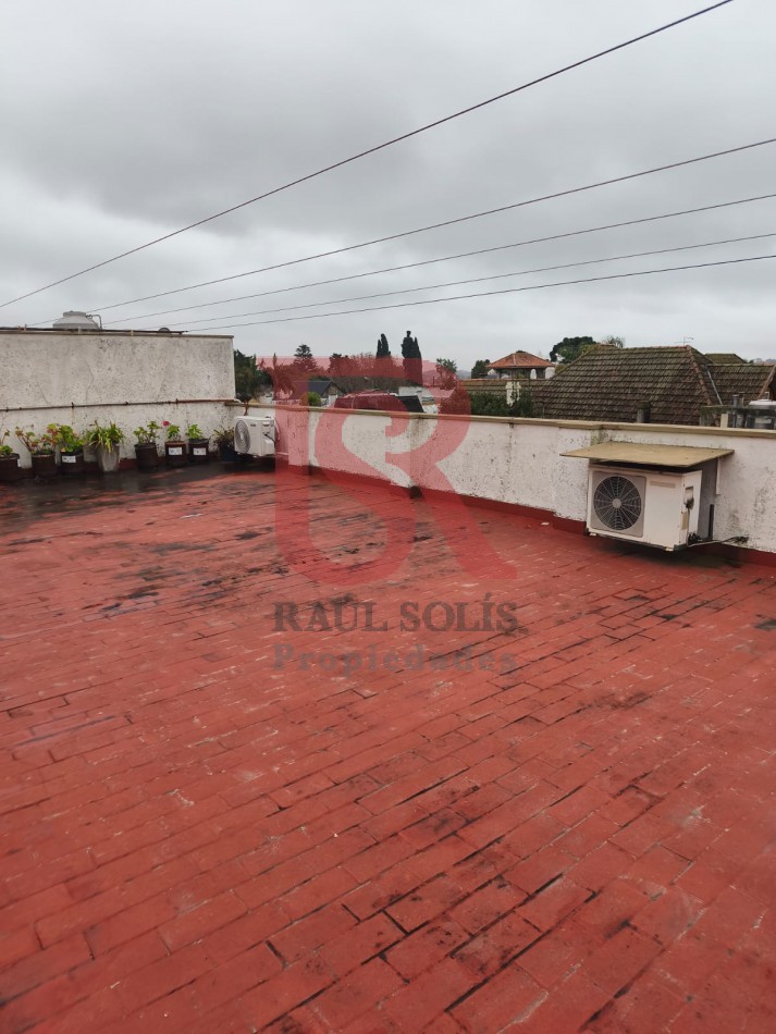 LP - VENTA! Hermoso piso de 4 ambientes con cochera y escritorio en Quilmes centro