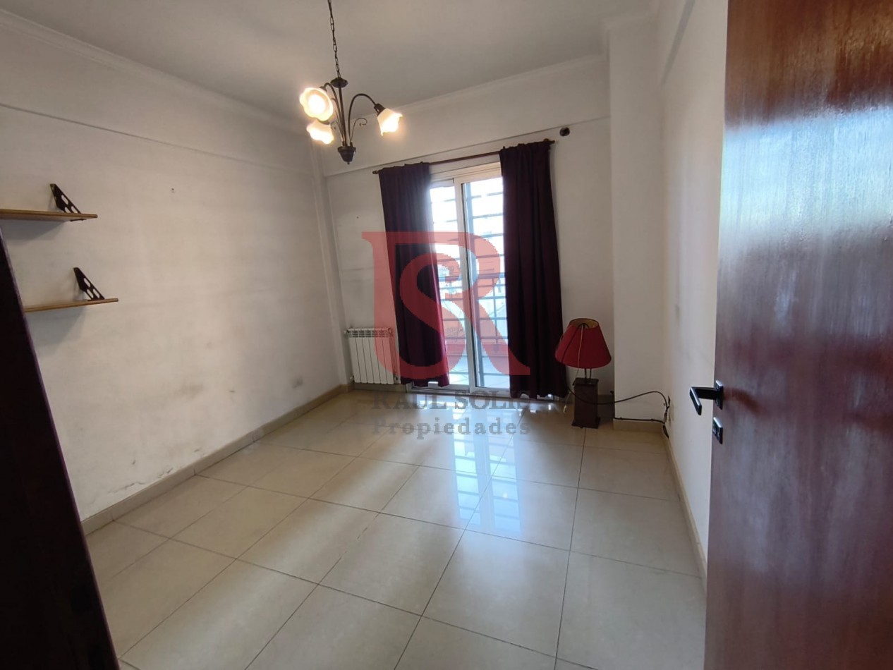 LP - VENTA hermoso departamento 2 ambientes luminoso en Quilmes centro