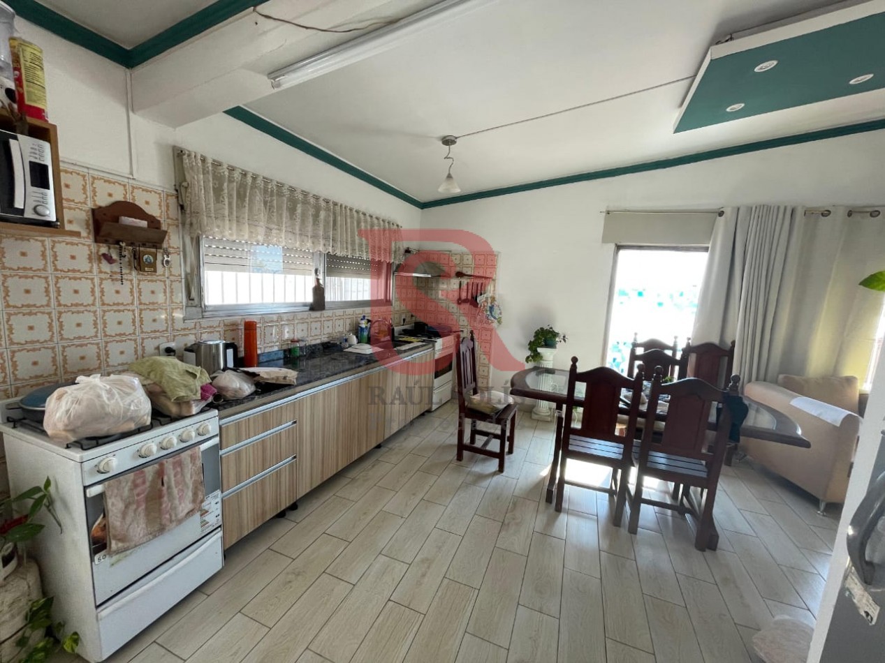 MS-Casa en 1er Piso en Av España Entre Chacabuco y Mitre -San Luis capital Excelente ubicacion!!!!!