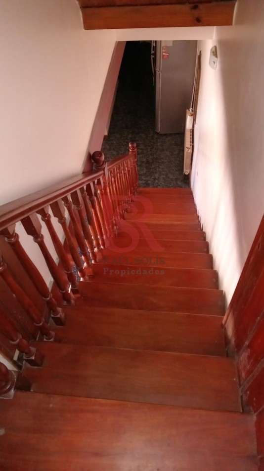 MS-Casa en Venta - Dos Plantas con Departamento Independiente, Pileta y Amplio Parque