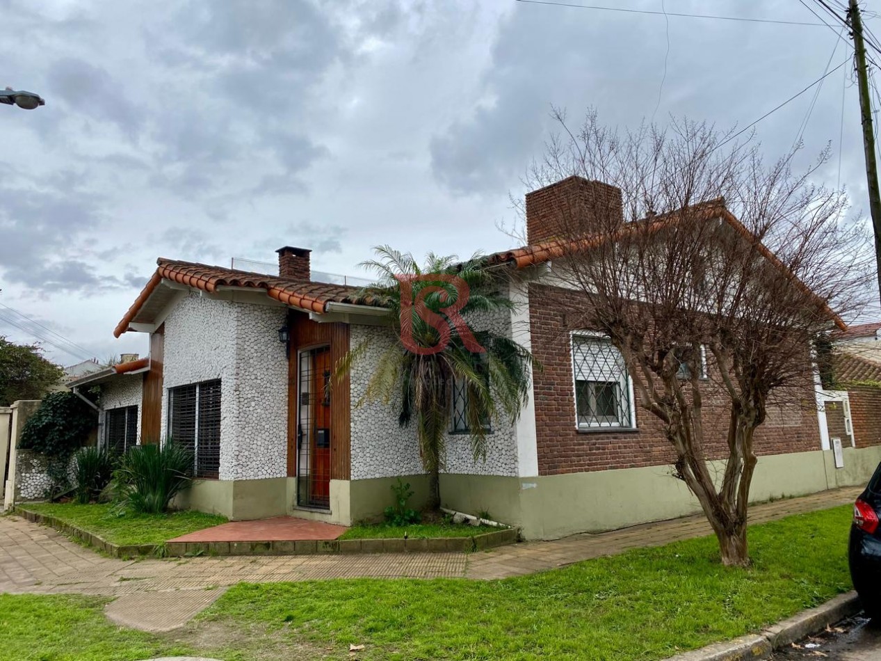 AM- CASA EN VENTA EN UNA SOLA PLANTA - QUILMES